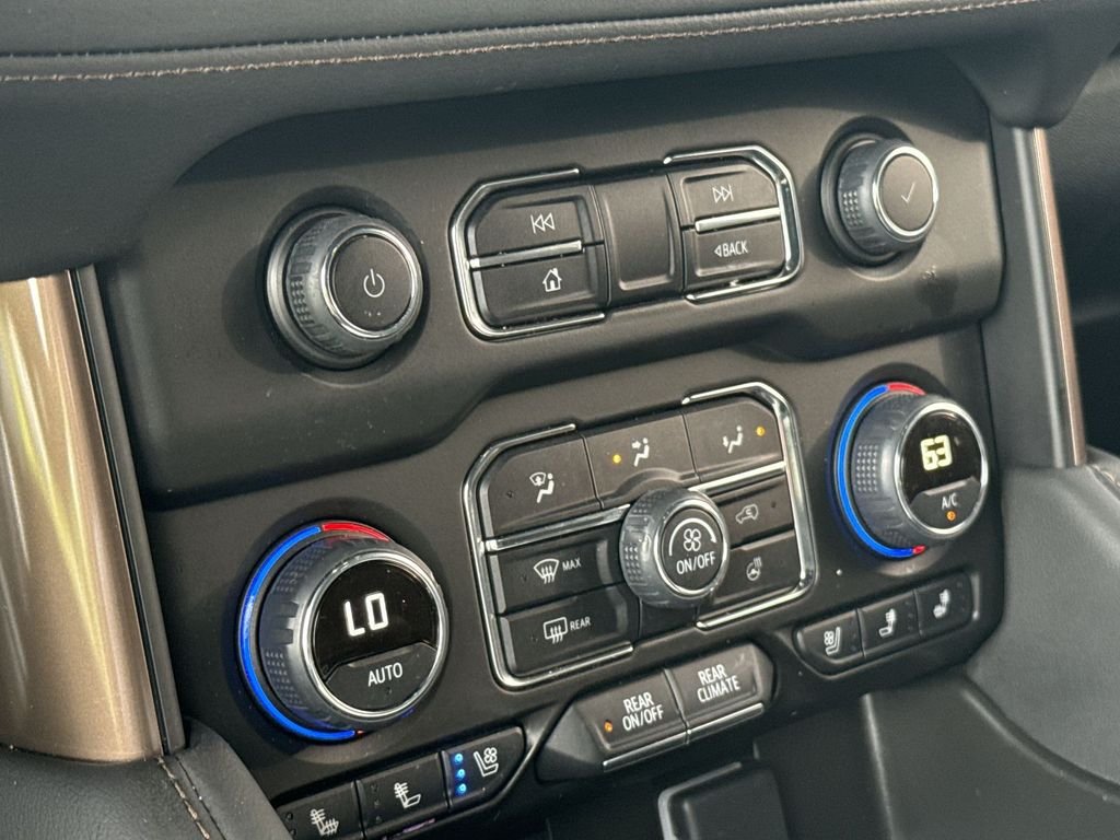 Used 2024 White Chevrolet High Country image 18