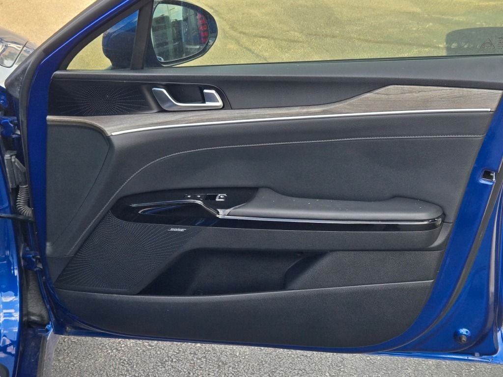 Used 2021 Sapphire Blue Kia EX image 5