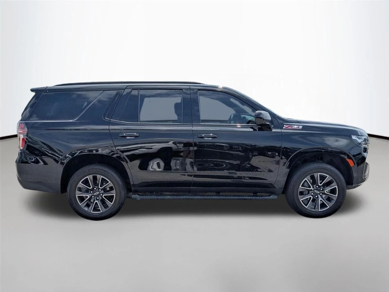 Used 2022 Black Chevrolet Z71 image 4