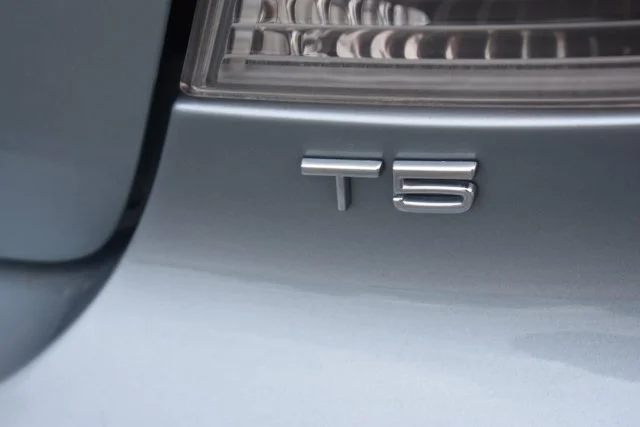 Used 2010 Blue Volvo T5 image 16