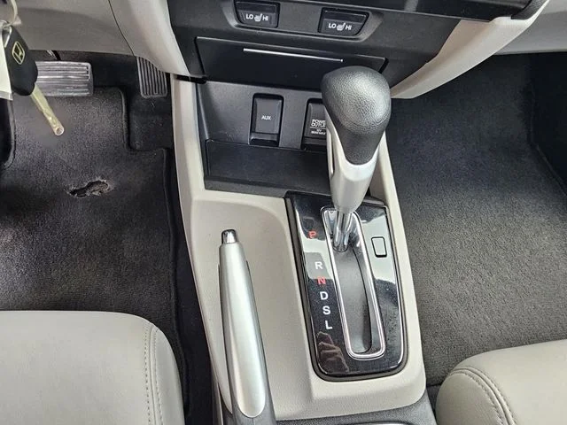 Used 2013  Honda Hybrid image 35