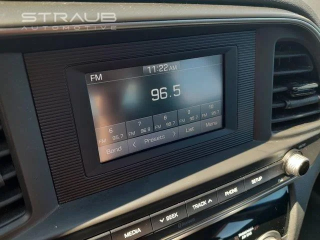 Used 2019 Machine Gray Hyundai SE image 20