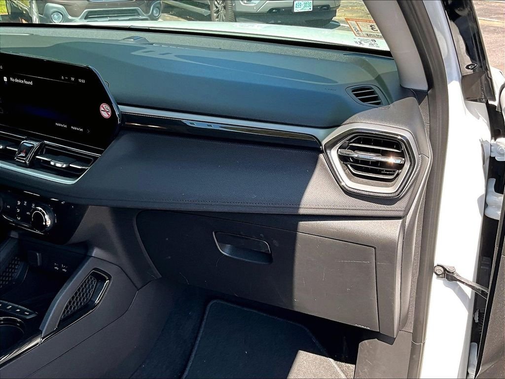 Used 2025 Summit White Chevrolet LT image 13