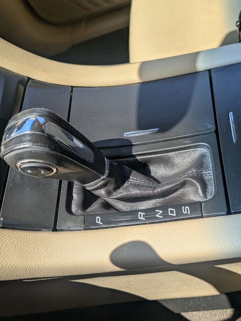 Used 2015 White Ford SEL image 23