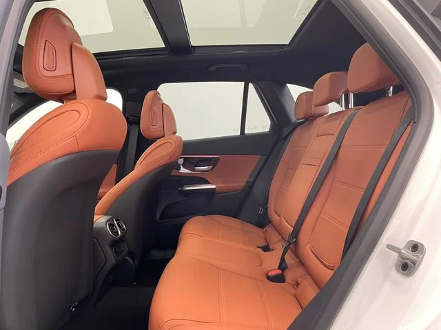 New 2027 White Mercedes-Benz GLC 300 image 20