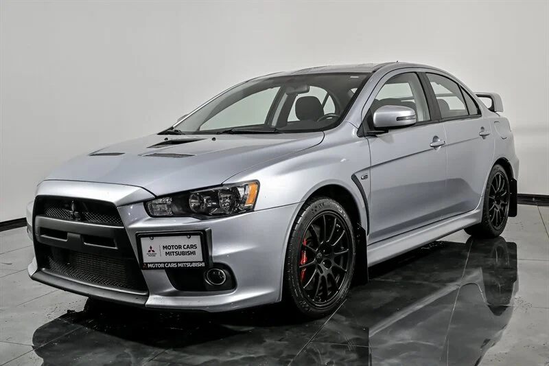Used 2015 Apex Silver Metallic Mitsubishi GSR-1 OWNER-CLEAN CARFAX! image 5