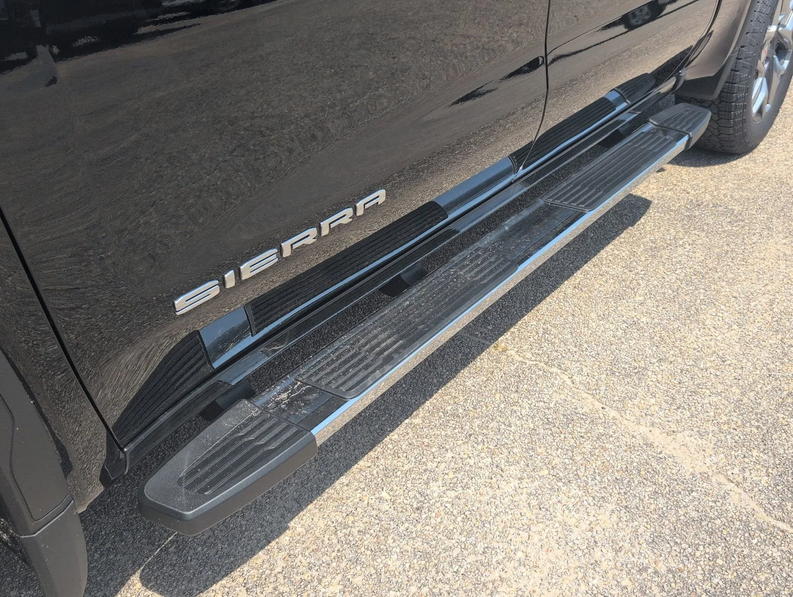 2025 GMC Sierra 1500 SLE - Photo 10