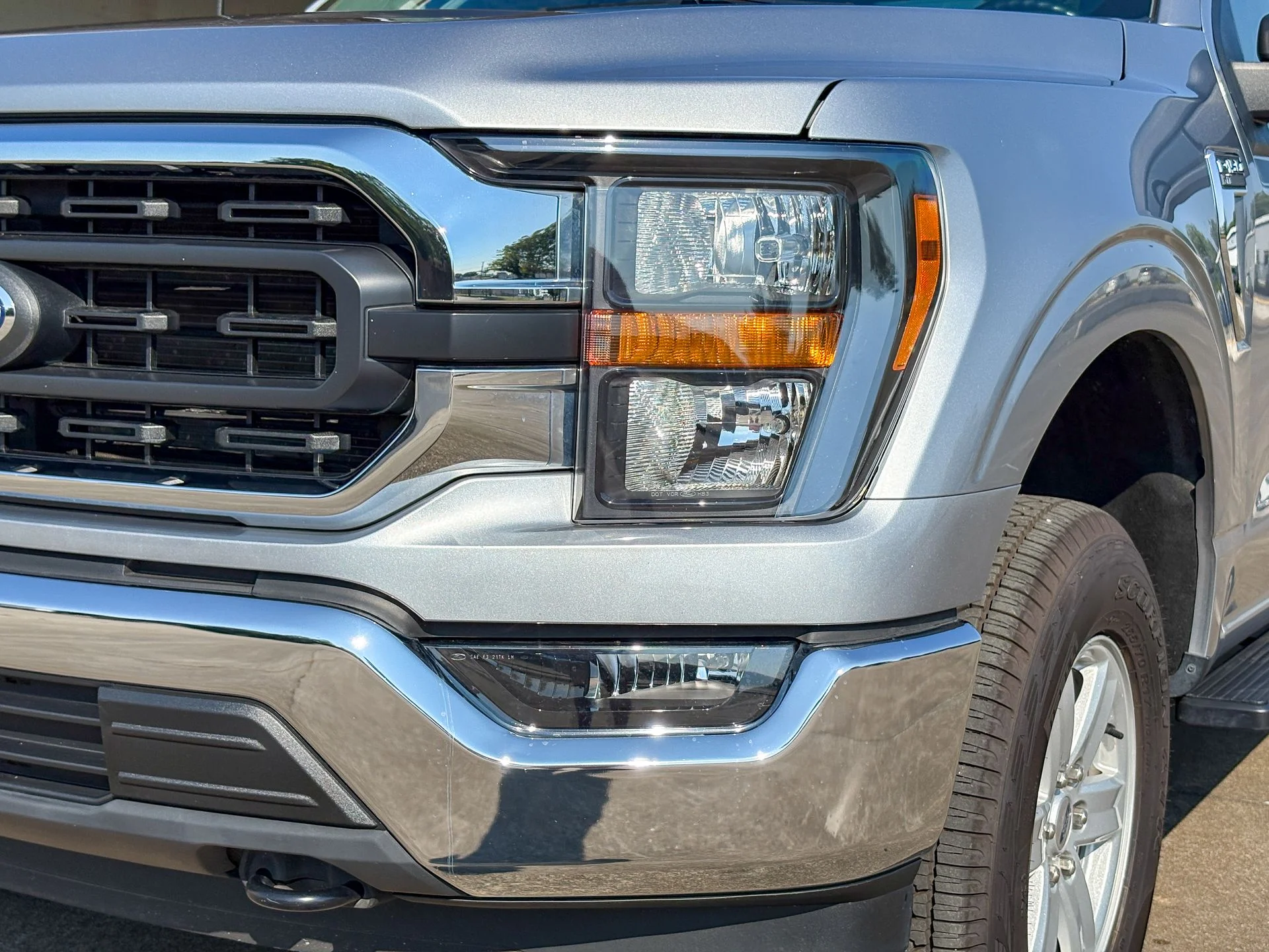 Used 2023 Silver Ford XLT image 6