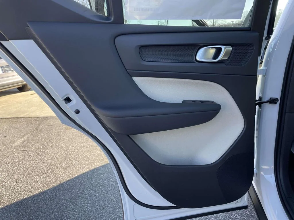 New 2026 Crystal White Volvo Ultra image 2