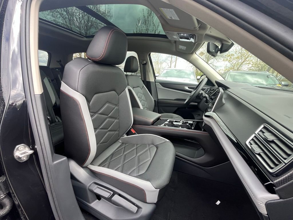 New 2026 Black Volkswagen 2.0T Peak Edition image 12