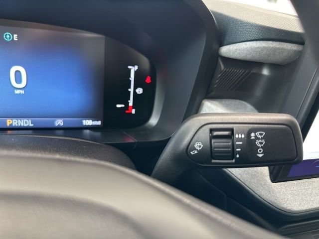 New 2025 Space White Metallic Ford XLT image 19