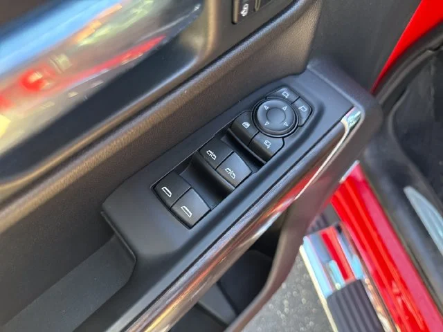 Used 2020 CARDINAL RED GMC SLT image 13
