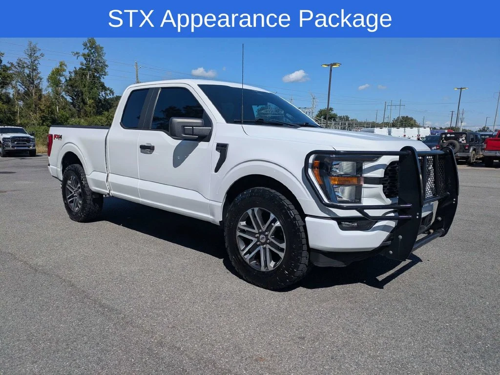 Used 2023 White Ford XL image 2