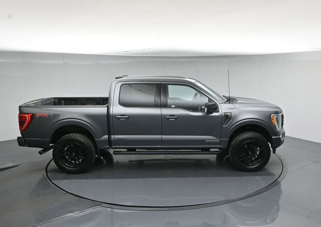 Used 2023 Gray Ford XLT image 42