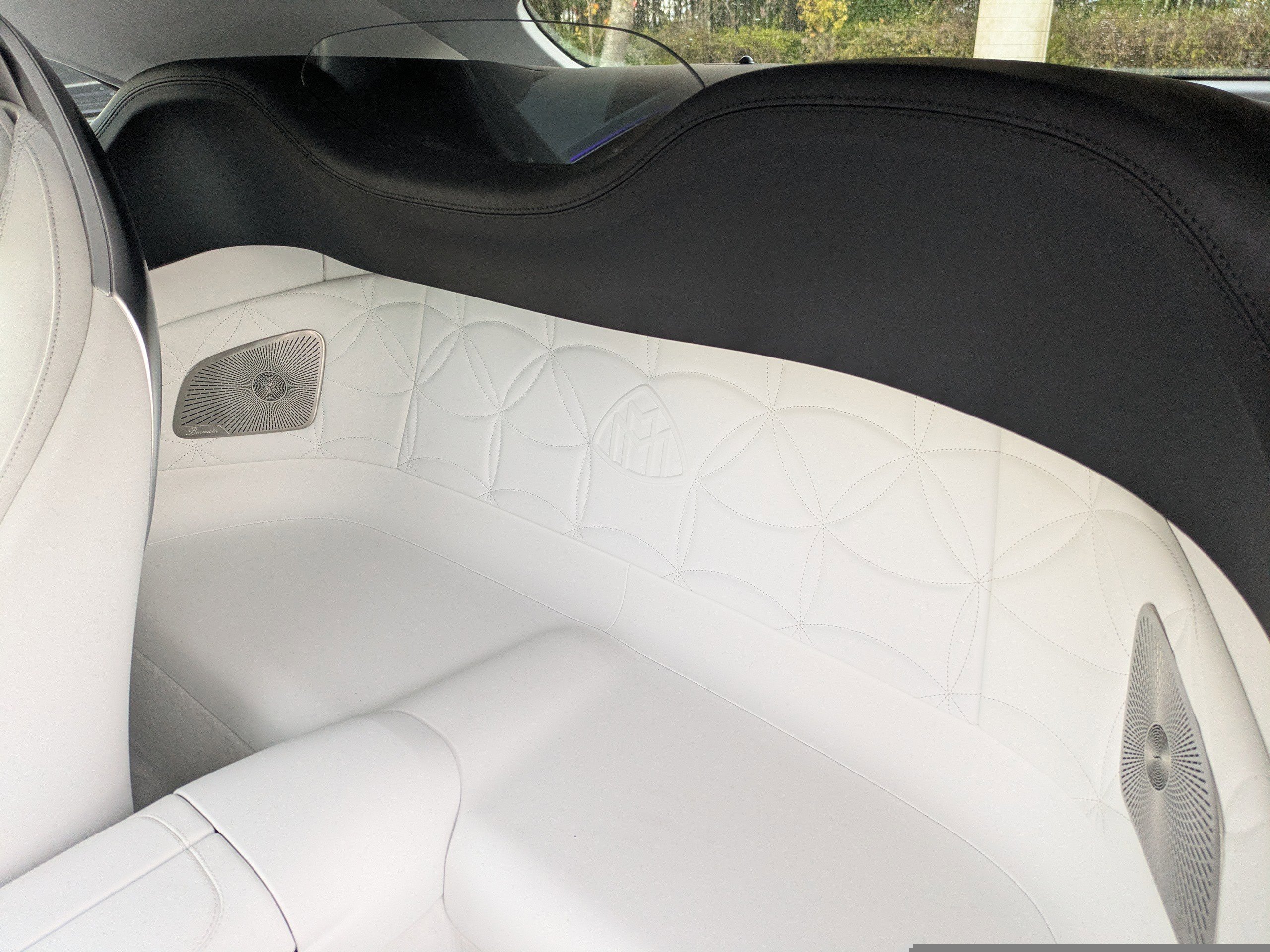 New 2026 MANUFAKTUR moonlight white magno (White Ambiance) Mercedes-Benz Maybach SL 680 Monogram Series image 42