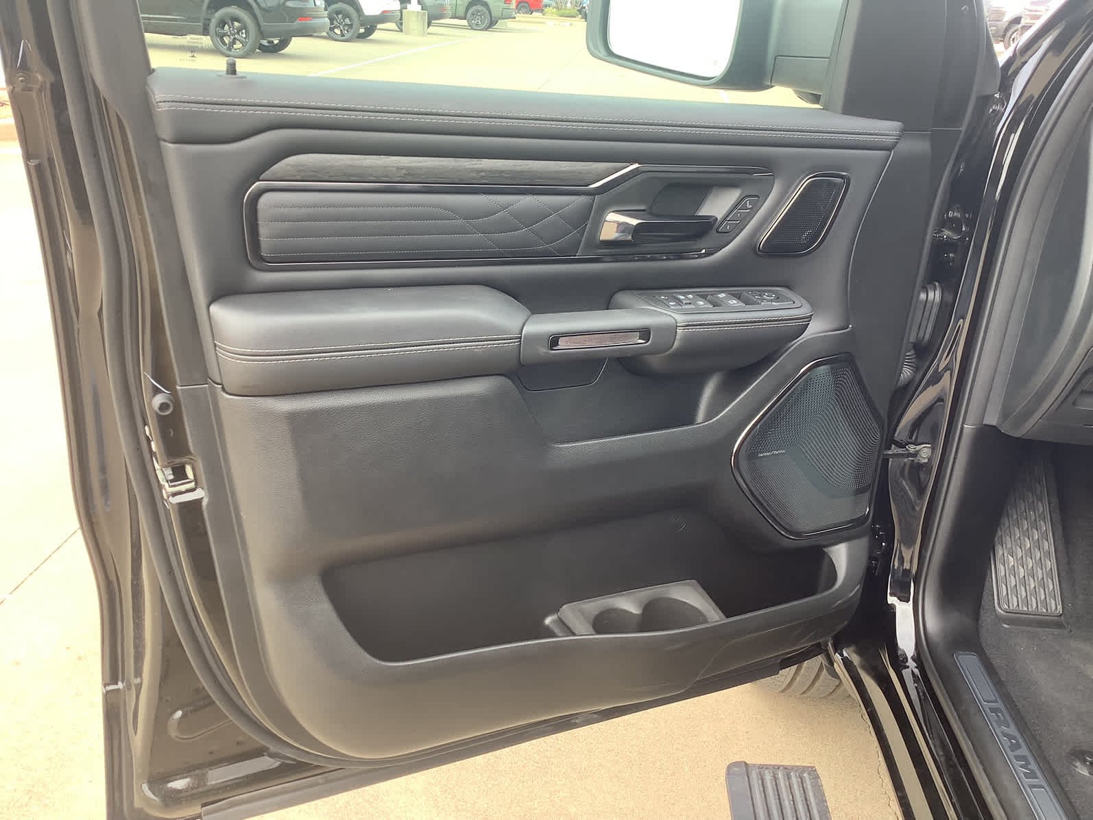 2026 RAM 1500 Limited - Photo 16