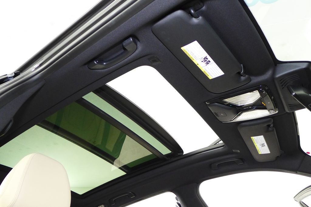 Used 2023 Jet Black BMW sDrive30i image 18