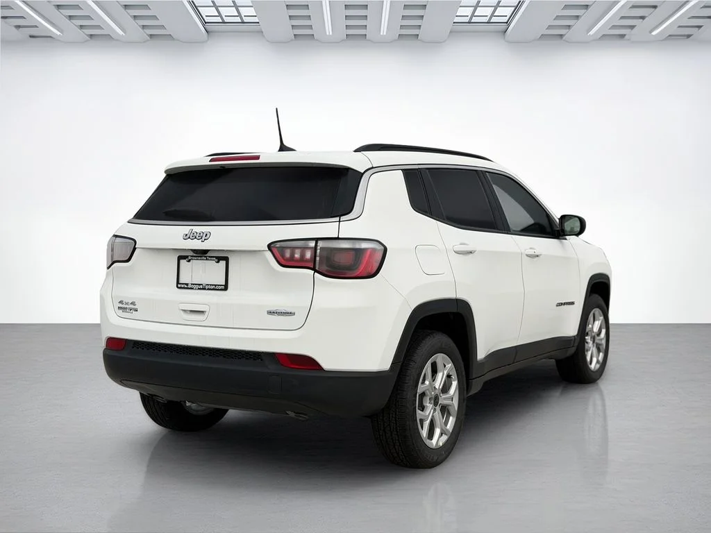 New 2026 Bright White Clearcoat Jeep Latitude image 3