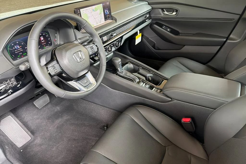 New 2026 Urban Gray Pearl Honda Touring image 10