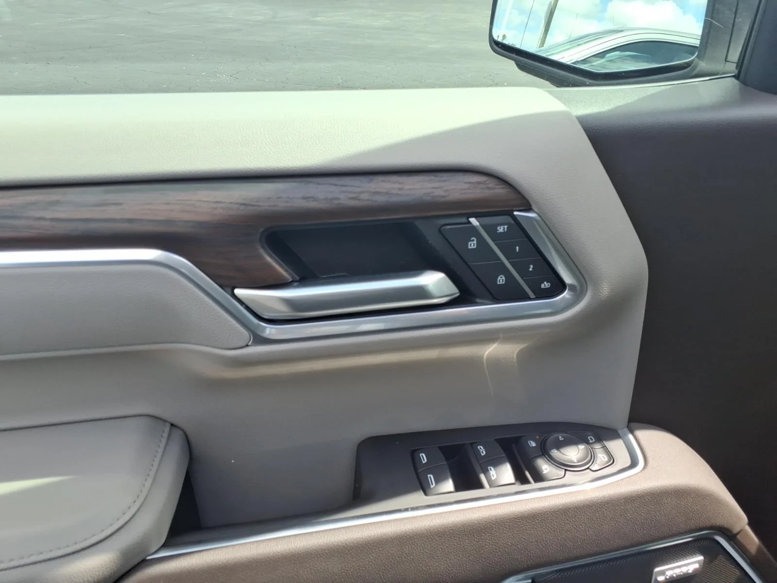 2026 GMC Sierra 1500 SLT - Photo 6