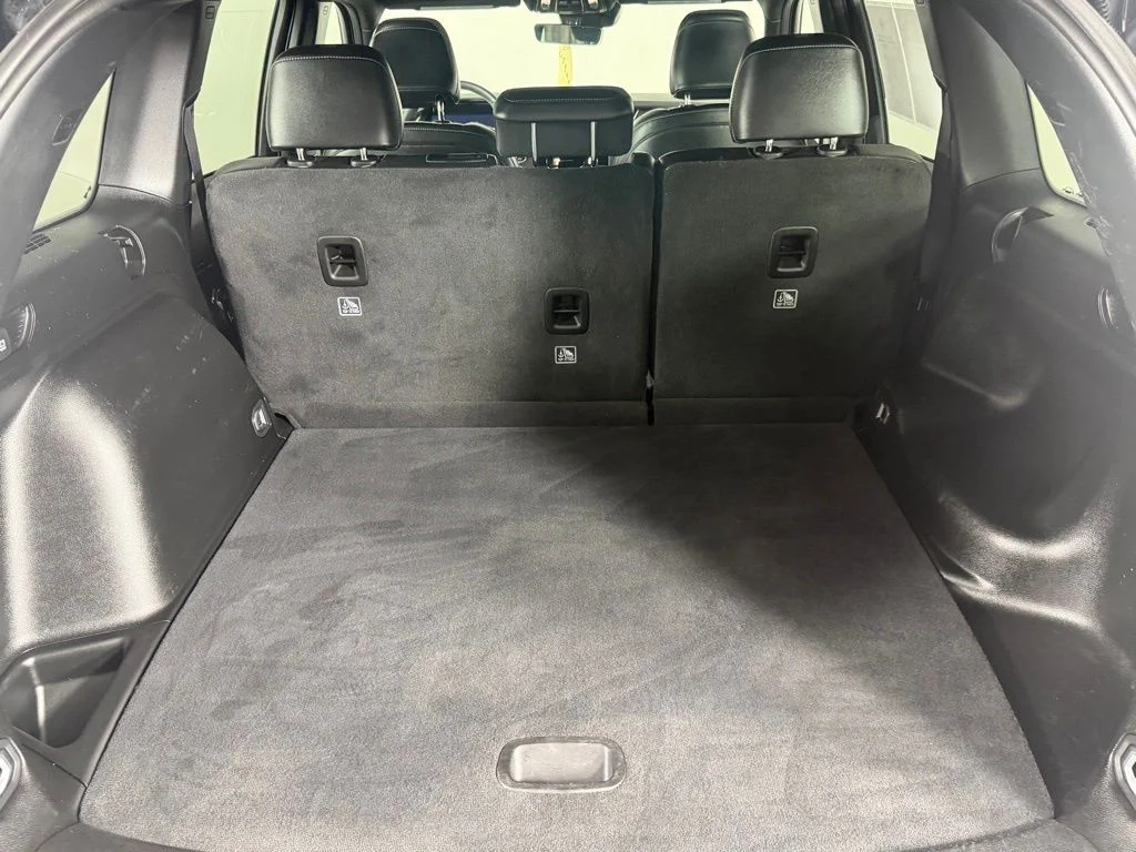 Used 2025 Diamond Black Jeep Altitude image 22