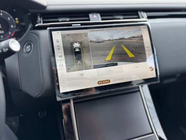 New 2026 Fuji White Land Rover Dynamic SE image 17