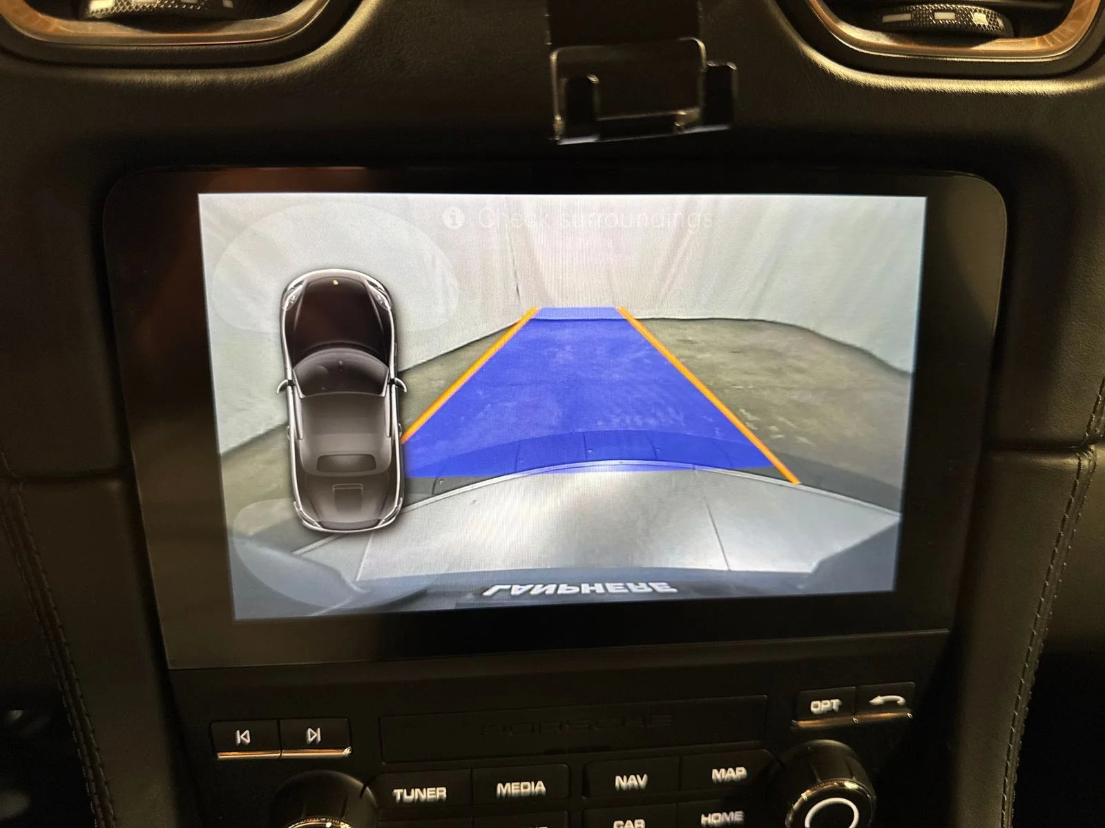 Used 2025  Porsche Base image 21