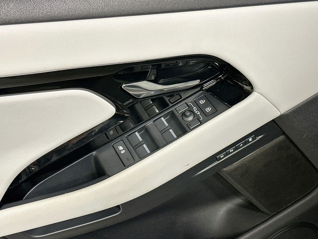 Used 2026 Gray Land Rover S image 19