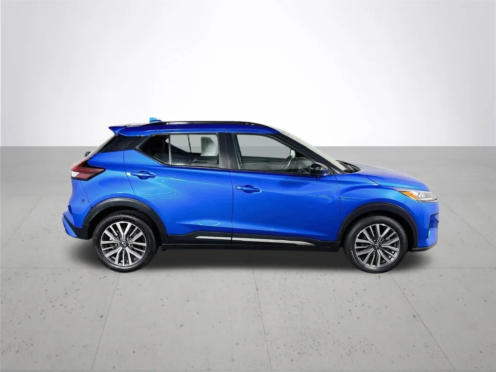 Used 2024 Blue Nissan SR image 5