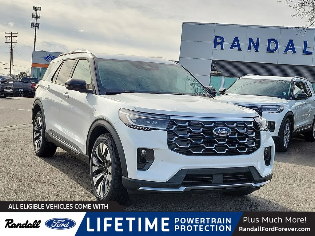 New 2026 Star White Metallic Tri-Coat Ford Platinum™ image 1