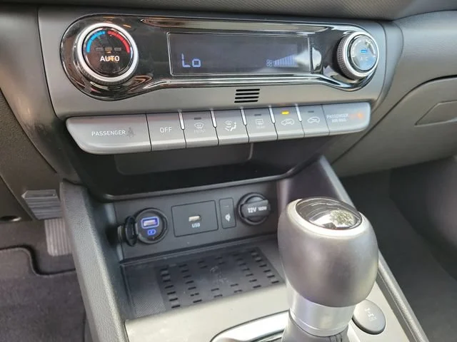 2022 Hyundai Kona Limited - Photo 35