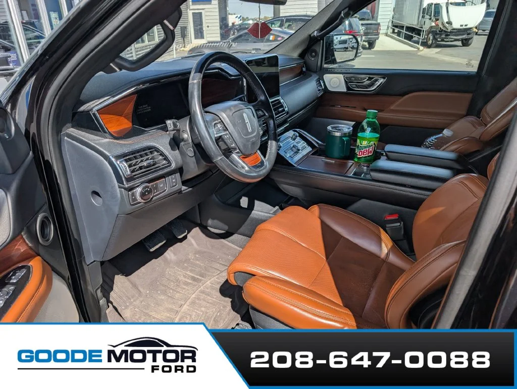 Used 2019  Lincoln Reserve image 7
