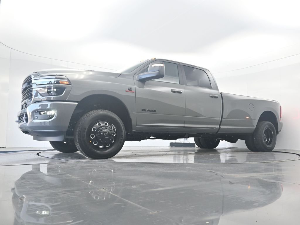 New 2026 Ceramic Gray Clear-Coat Exterior Paint RAM Laramie image 32