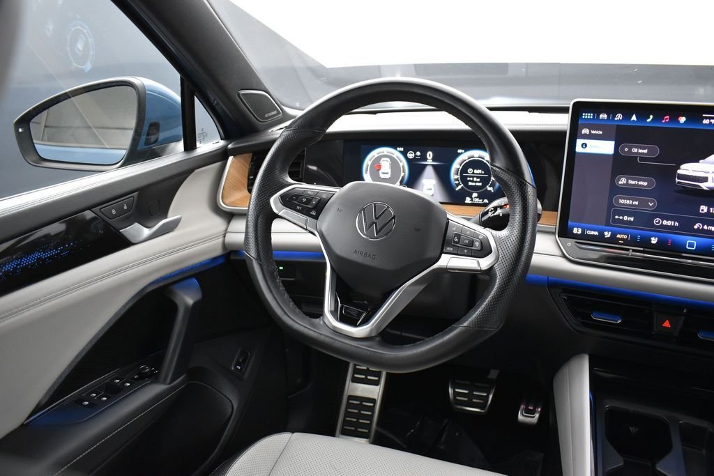 Used 2025 Monterey Blue Pearl Volkswagen 2.0T SEL R-Line image 15