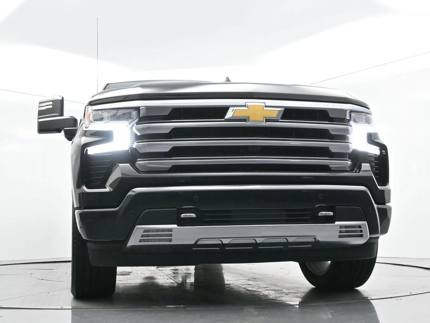 Used 2024 Black Chevrolet High Country image 45