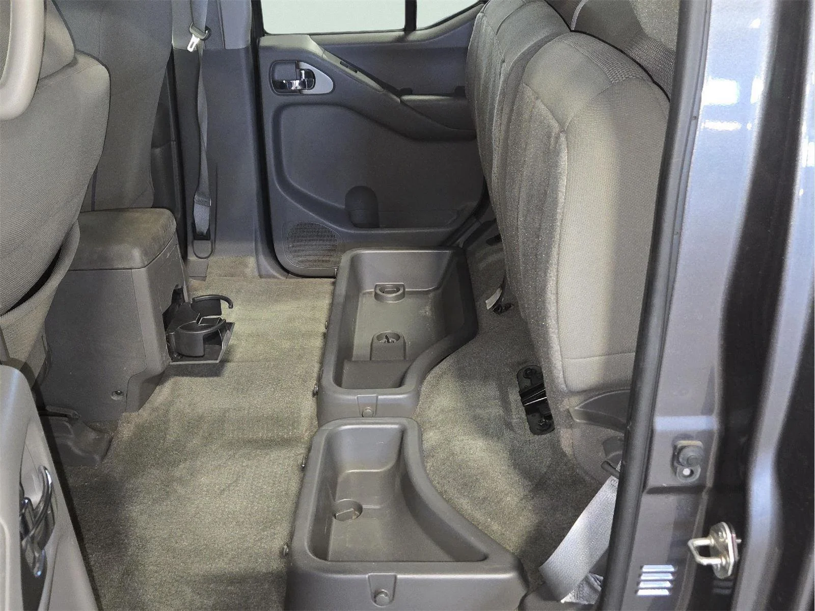 Used 2018 Gun Metallic Nissan SV V6 image 28