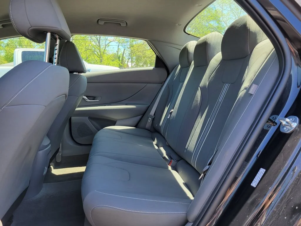 Used 2024 Black Hyundai SEL image 13