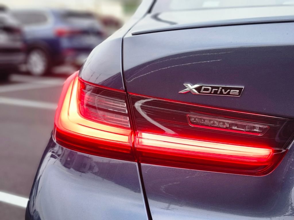 2026 BMW 3 Series 330i - Photo 9