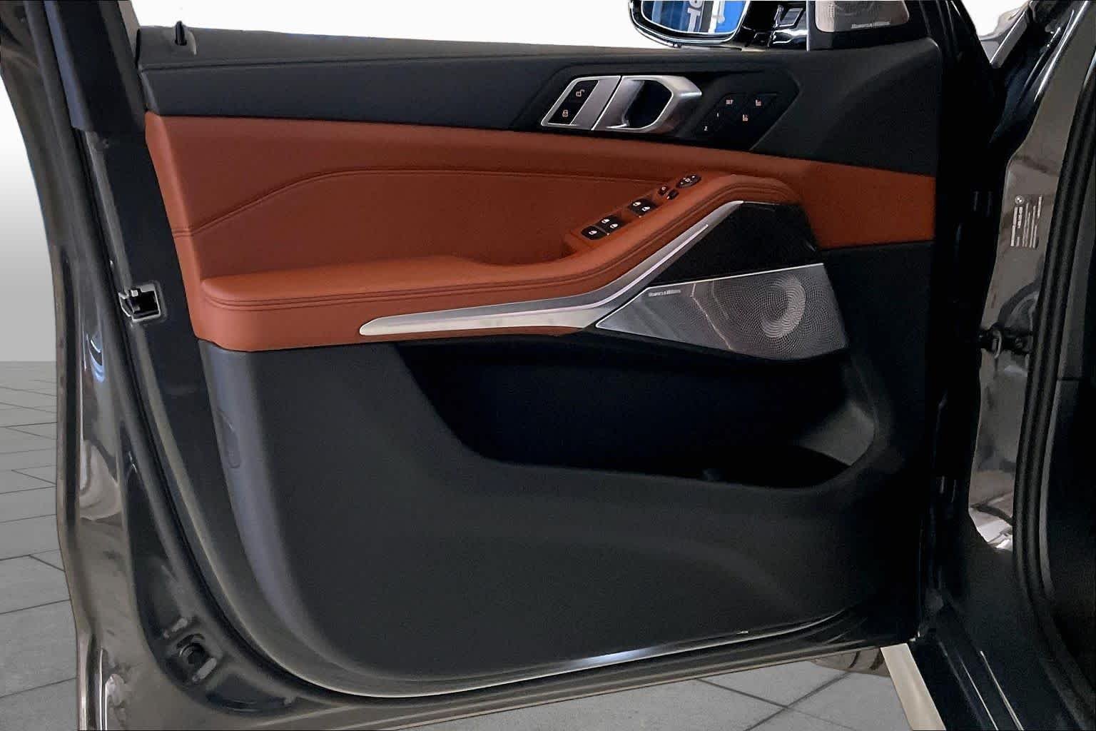 New 2026 Dravit Grey Metallic BMW M60i image 10