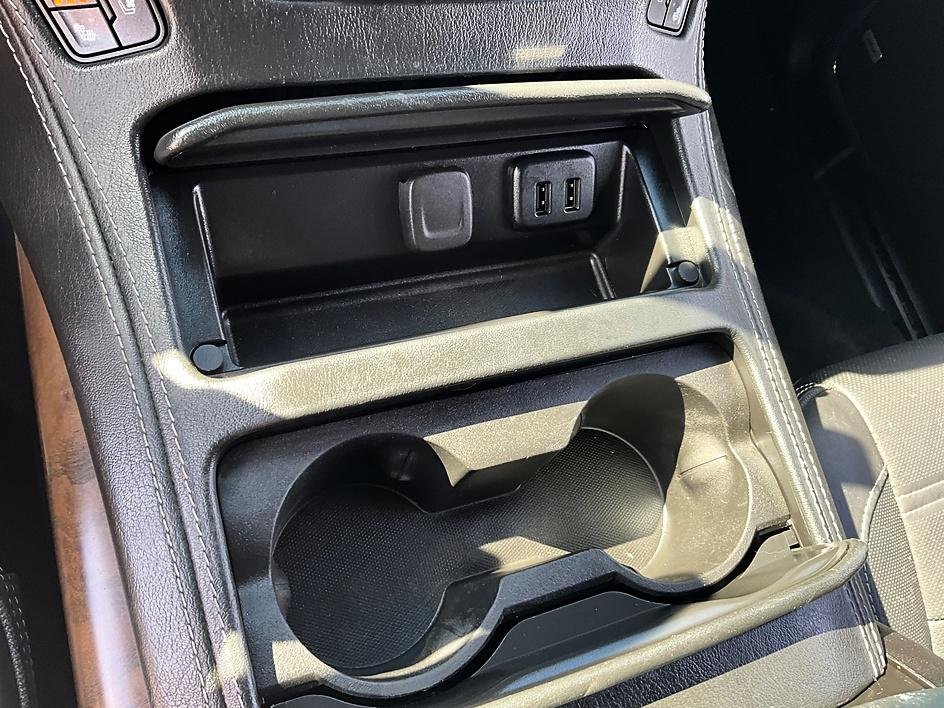 Used 2018 White GMC Denali image 25