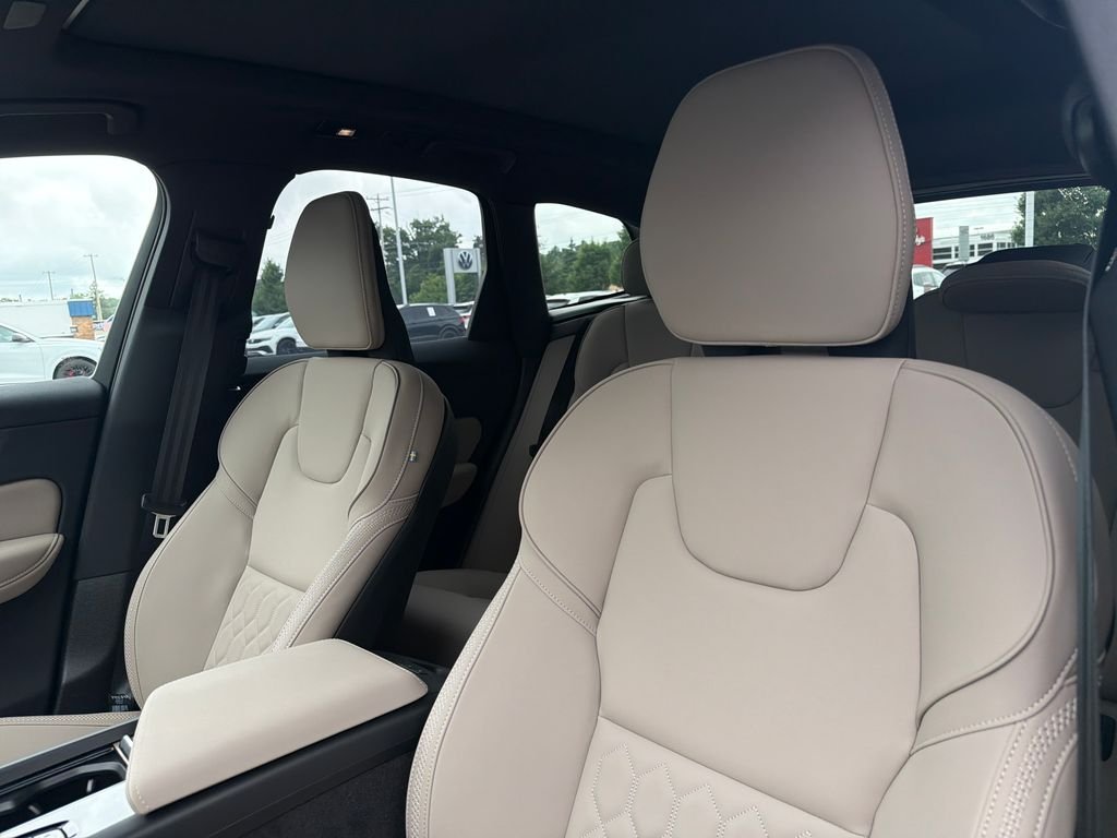 New 2026 Black Volvo T8 Plus image 10