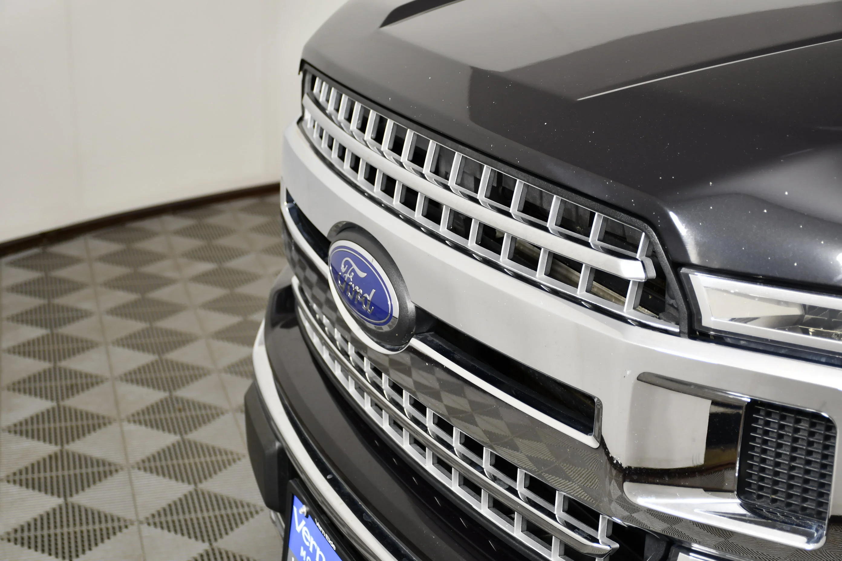 Used 2019 Black Metallic Ford XLT image 11
