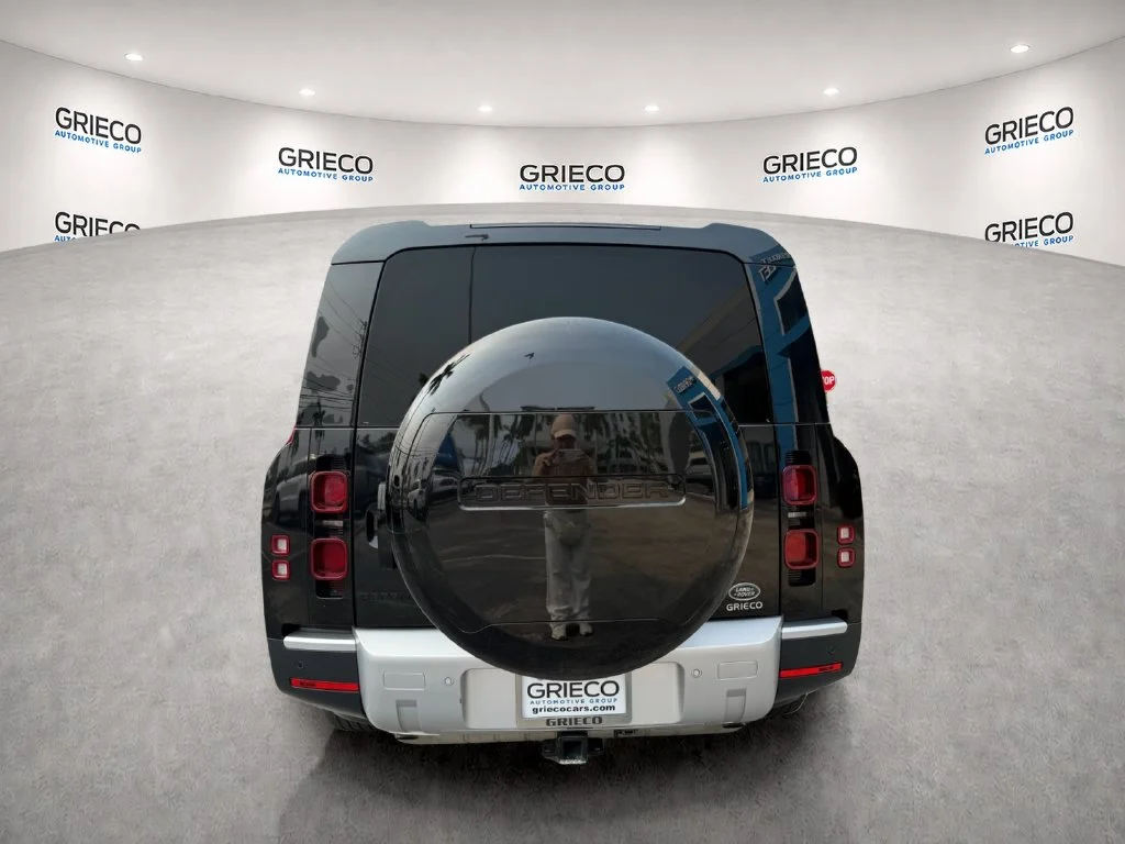 Used 2023 Black Land Rover SE image 6