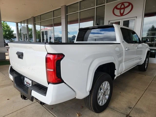 New 2026 Ice Cap Toyota SR5 image 11