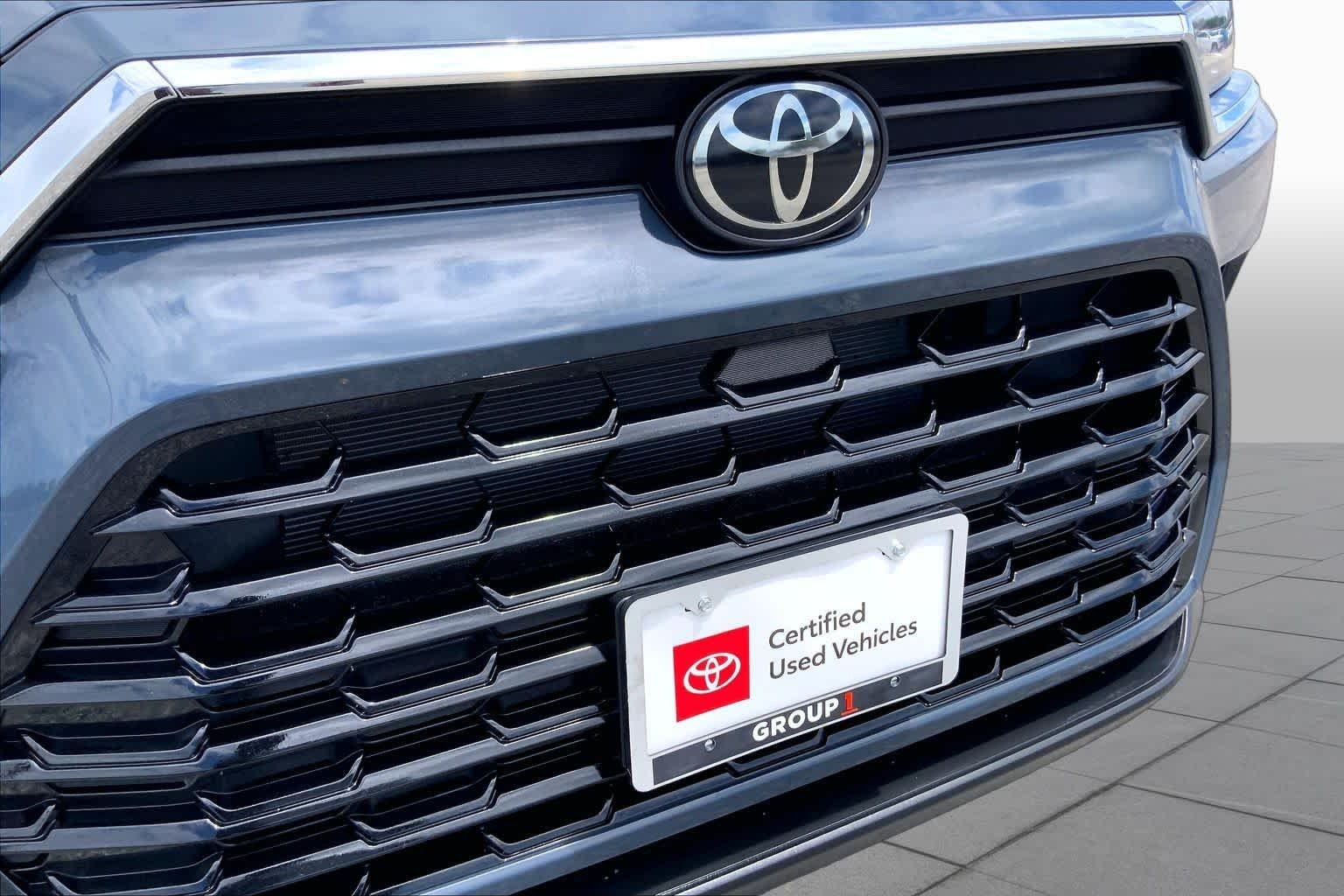 Used 2025 Storm Cloud Toyota XLE image 29