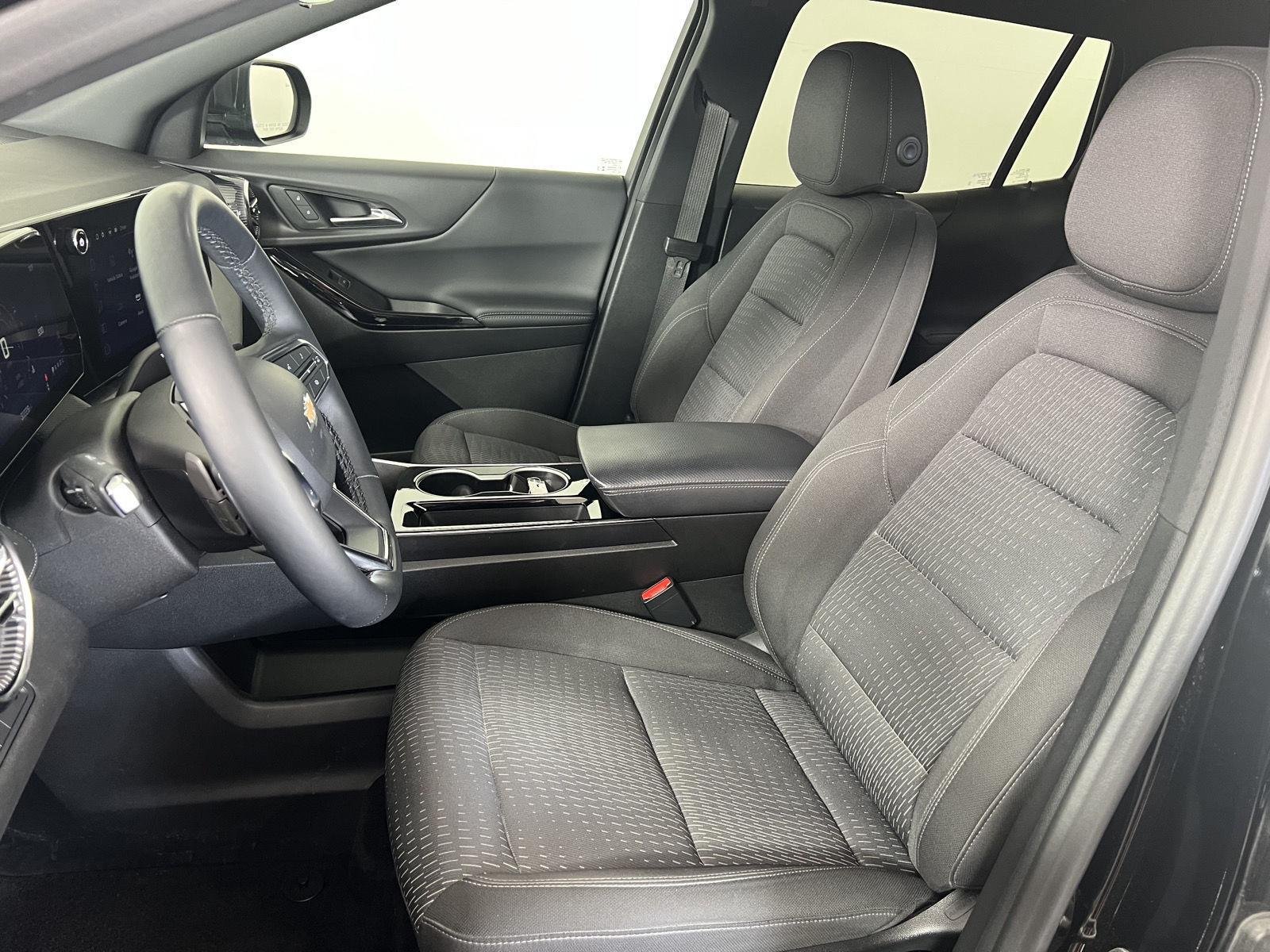 Used 2025 Mosaic Black Metallic Chevrolet FWD LT image 5