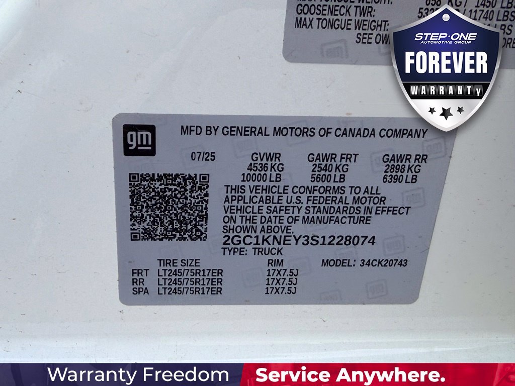 Used 2025 White Chevrolet LT image 11