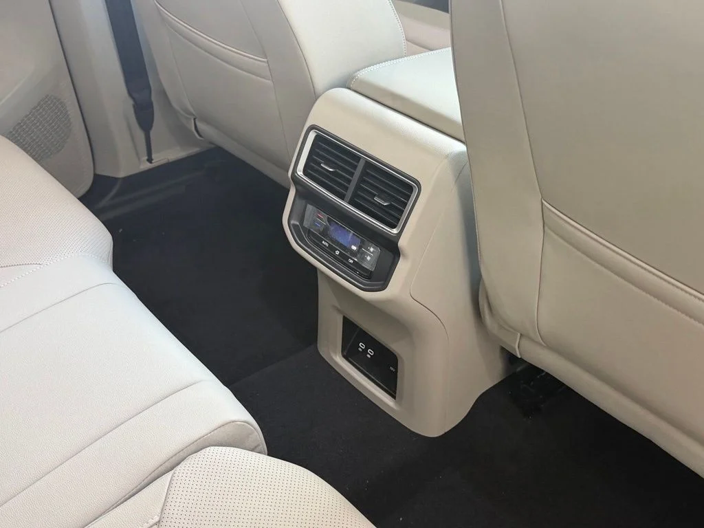 2026 Volkswagen Atlas SE w/Tech - Photo 49