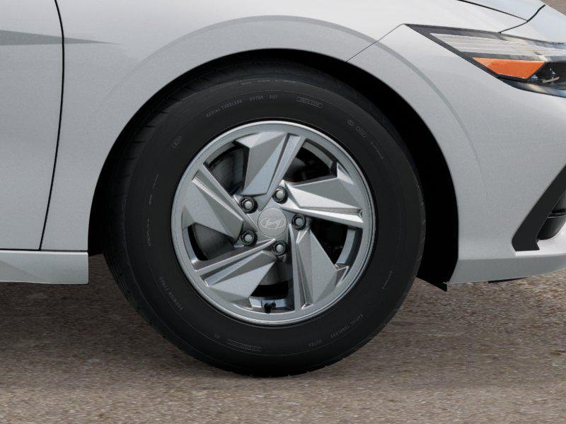 New 2026 White Hyundai SE image 25