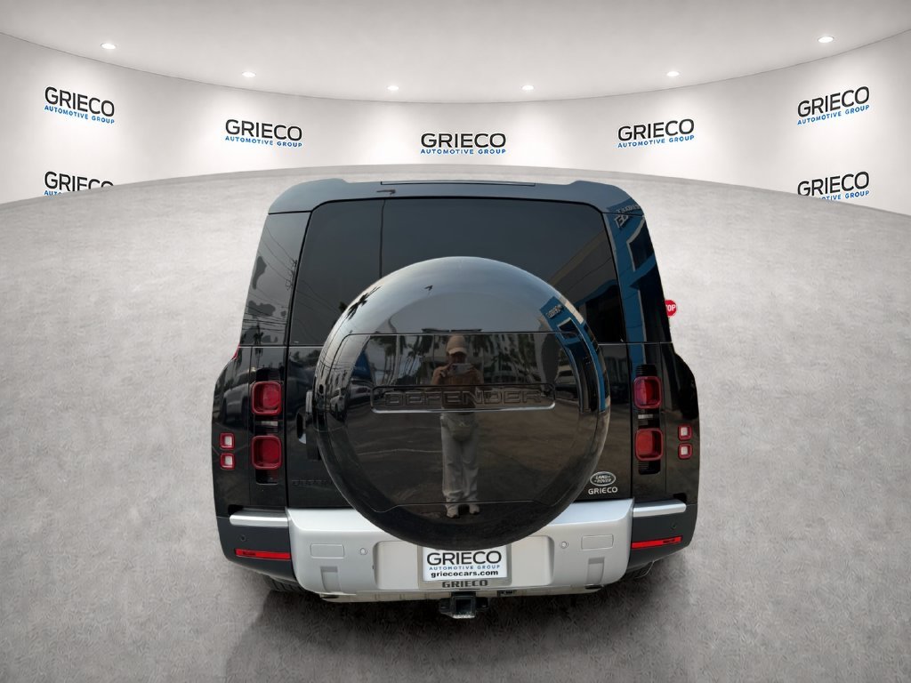 Used 2023 Black Land Rover SE image 6